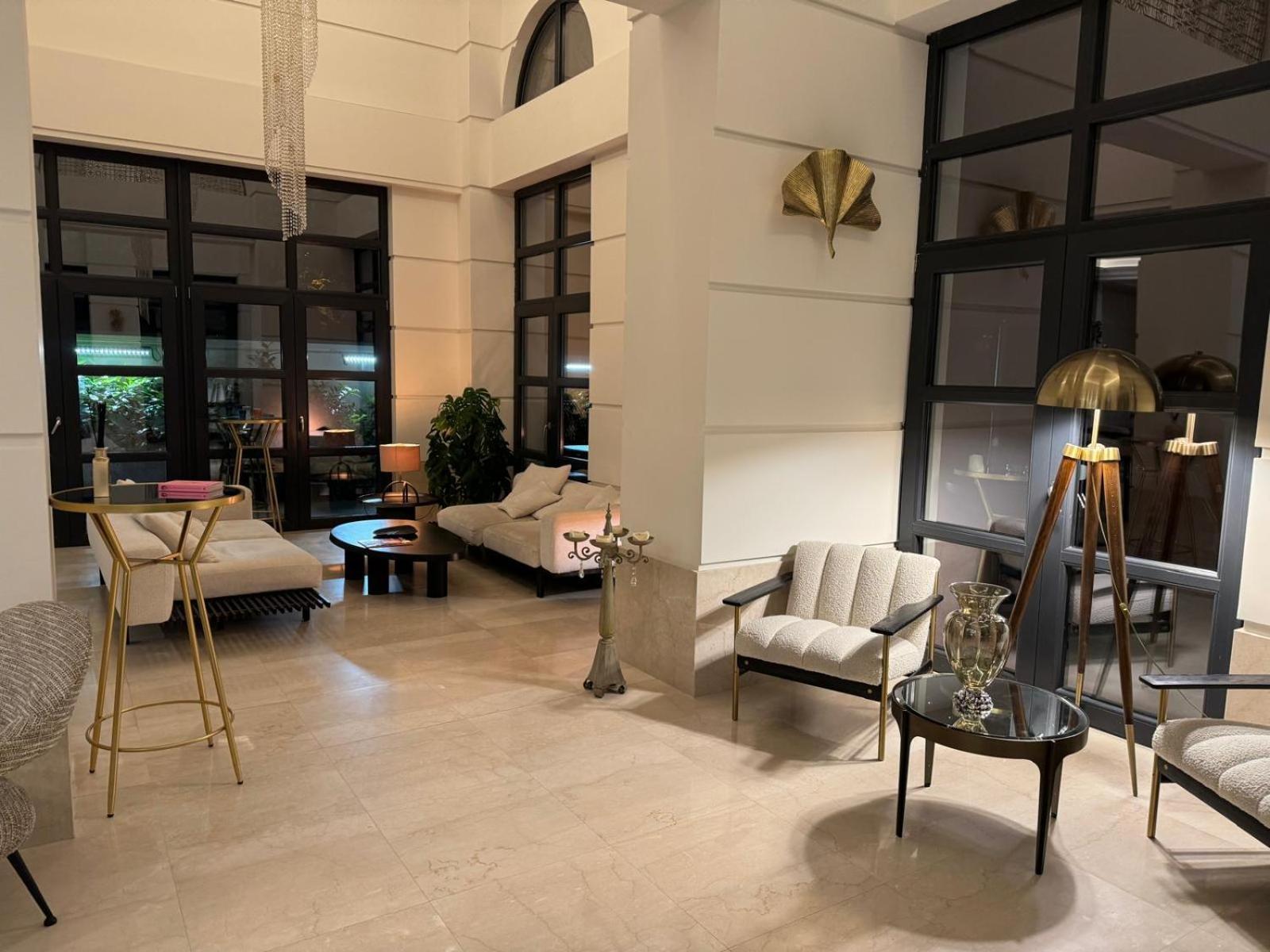 Cosmopolita Boutique Hotel Тимишоара Екстериор снимка