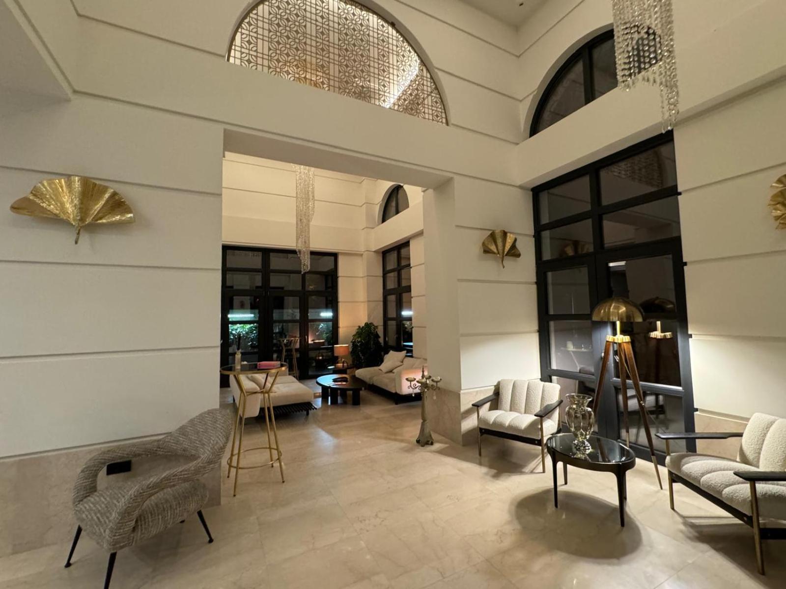 Cosmopolita Boutique Hotel Тимишоара Екстериор снимка