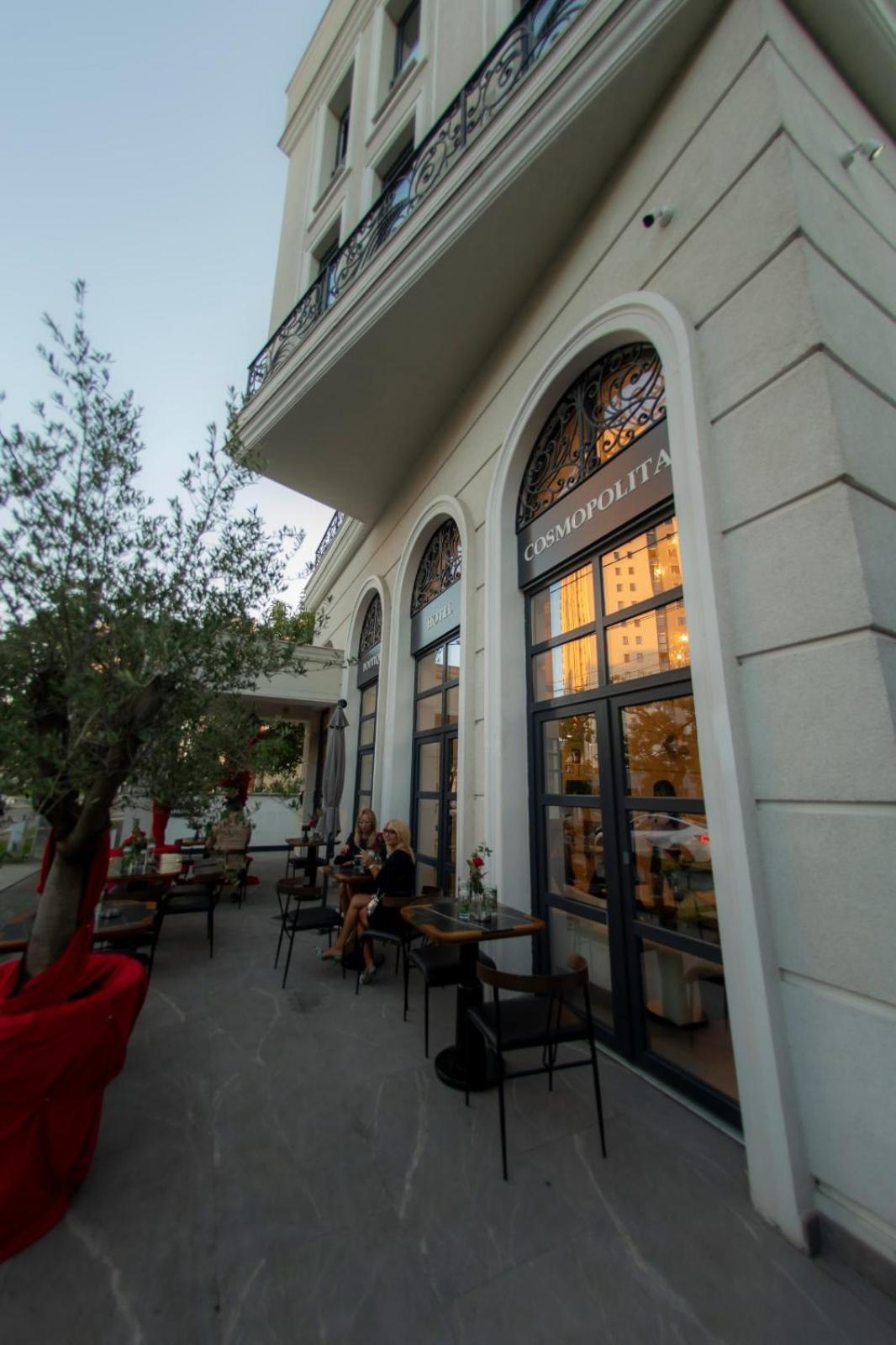 Cosmopolita Boutique Hotel Тимишоара Екстериор снимка